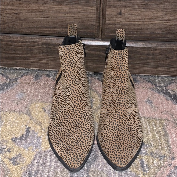Crown Vintage Cheetah booties - Picture 2 of 6